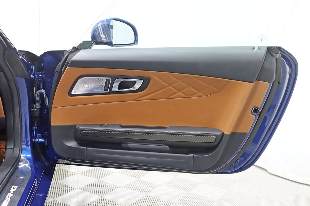 Used 2017 Mercedes-Benz AMG GT Coupe w/ Exclusive Interior Package image 33