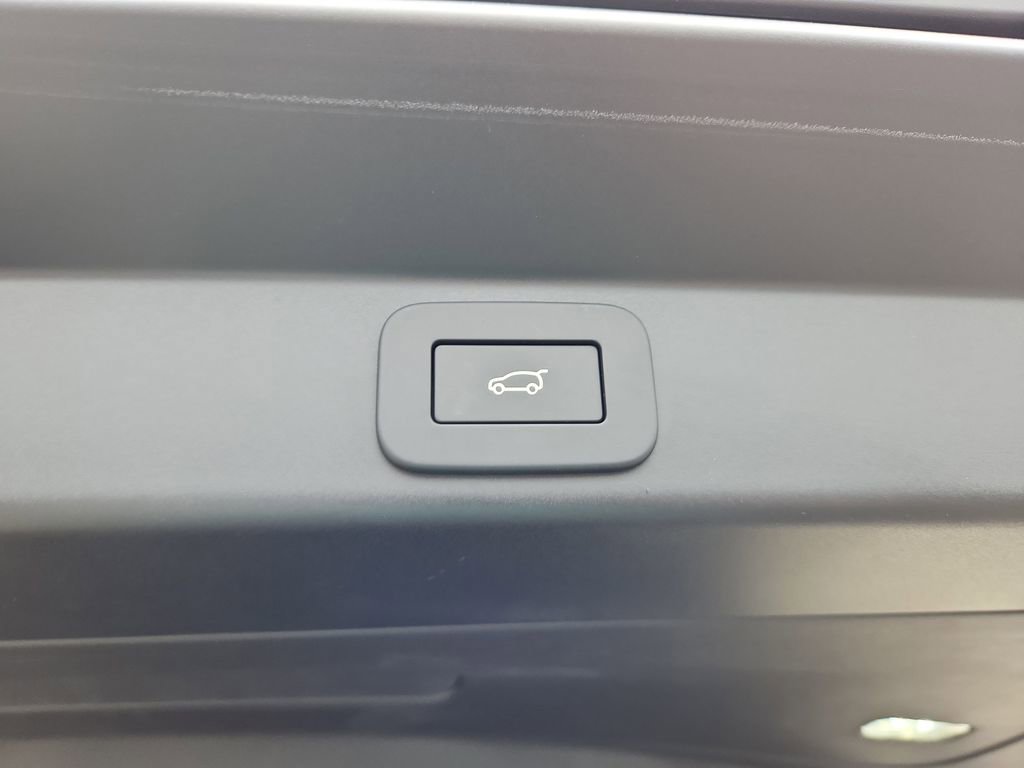 Used 2025 Land Rover Range Rover Sport SE image 14