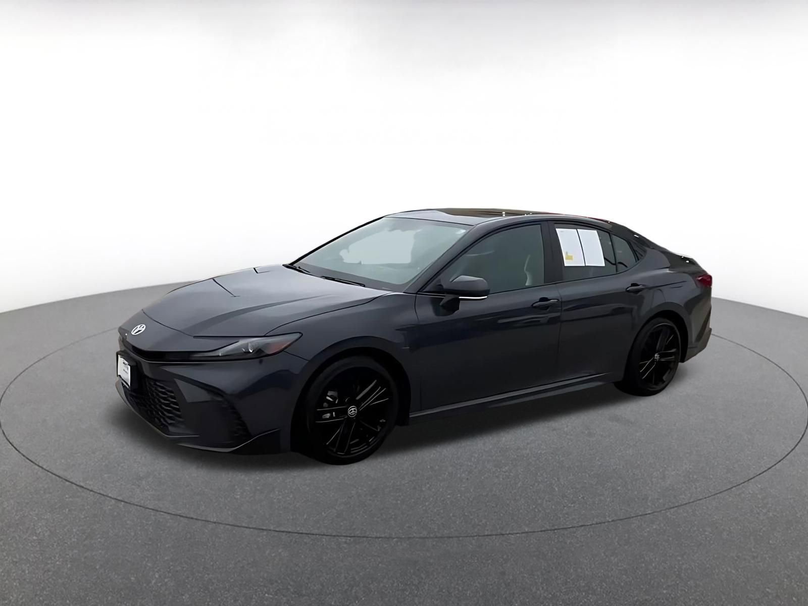 Used 2025 Toyota Camry SE FWD image 8