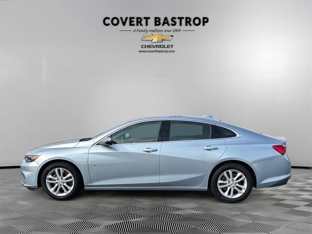 Used 2017 Chevrolet Malibu LT w/ Driver Confidence Package image 4