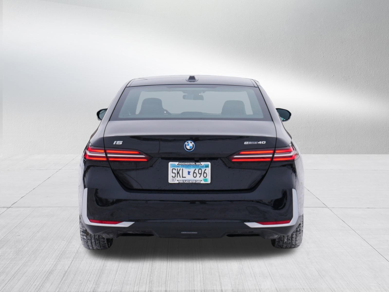 Used 2024 BMW i5 eDrive40i w/ Premium Package image 6