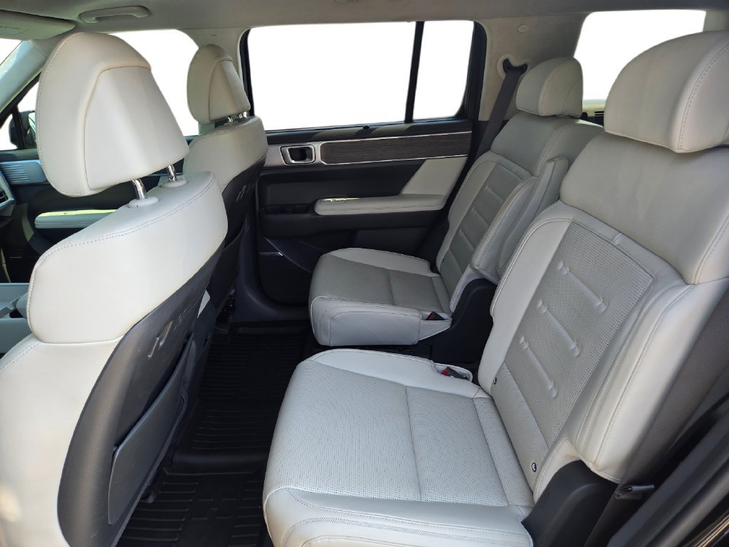 Used 2024 Hyundai Santa Fe Calligraphy FWD image 19