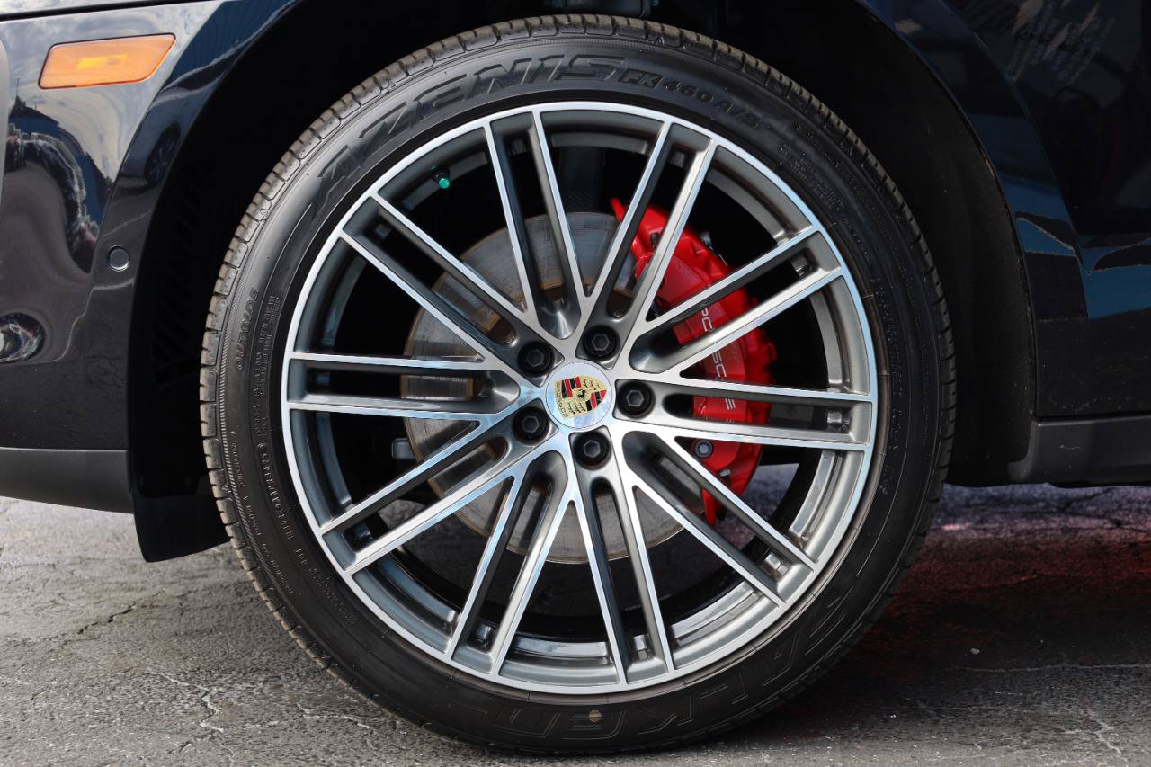 Used 2024 Porsche Macan S AWD/4WD image 5