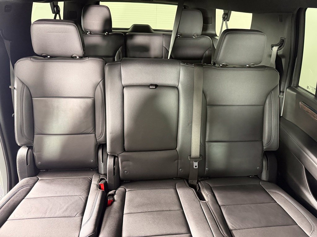Used 2025 Chevrolet Suburban Z71 AWD/4WD image 19