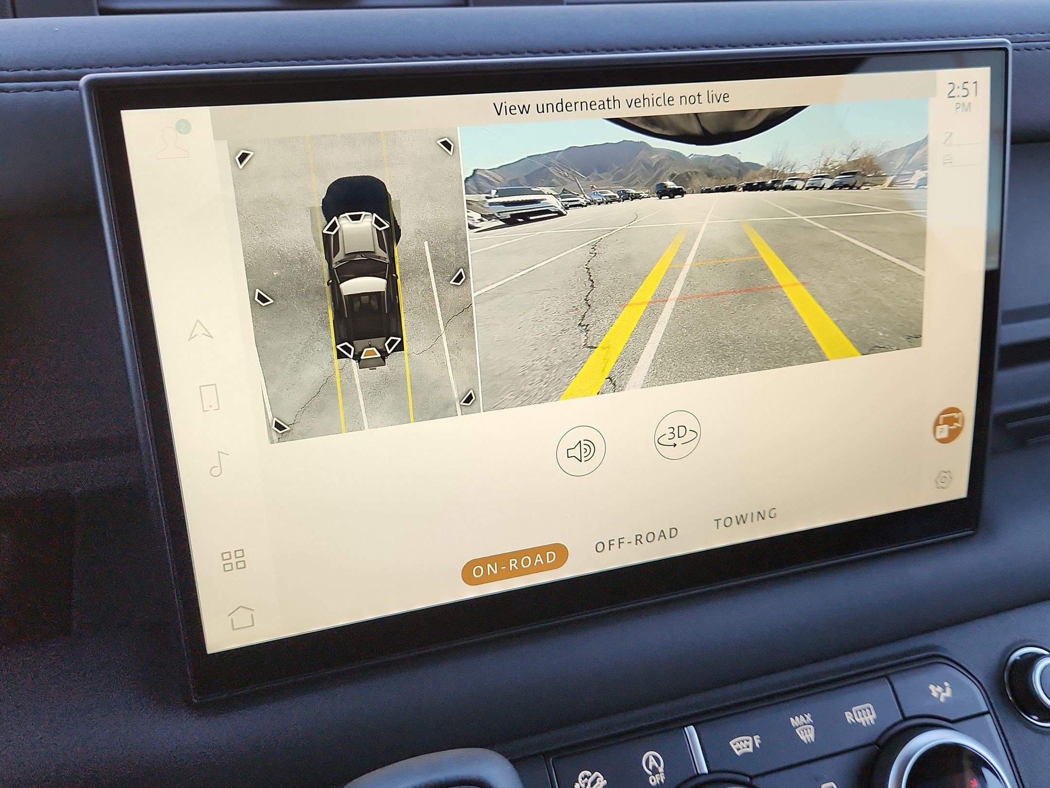 Used 2025 Land Rover Defender 90 X-Dynamic SE image 29