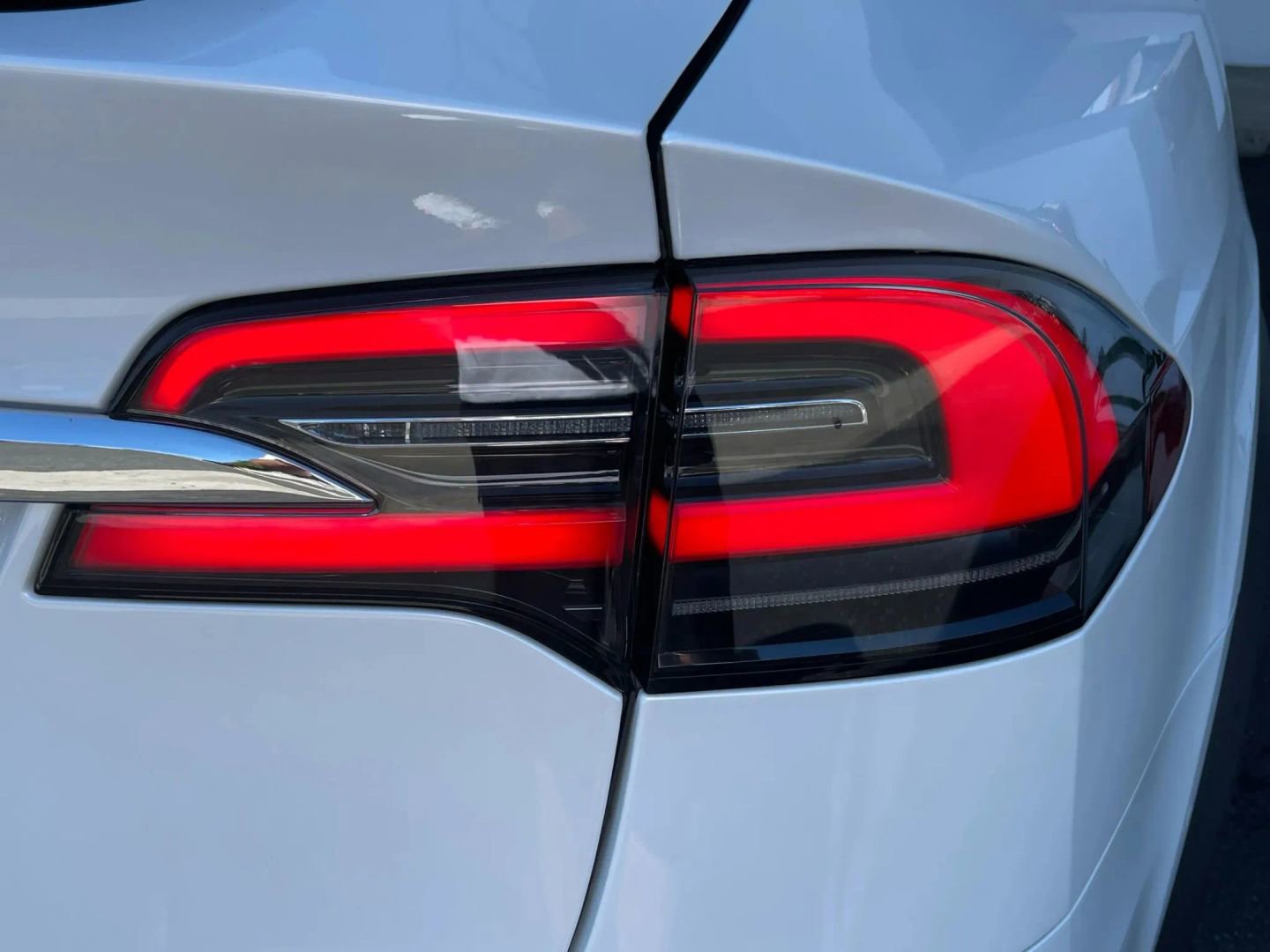 Used 2018 Tesla Model X 75D image 42