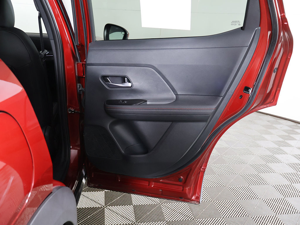Used 2025 Nissan Kicks SR FWD image 25