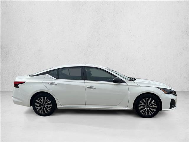 Used 2025 Nissan Altima 2.5 SV FWD video 4