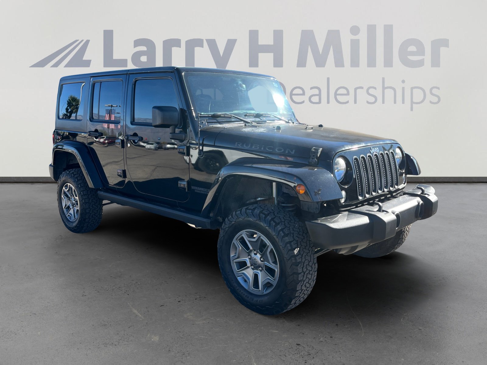 Used 2015 Jeep Wrangler Unlimited Rubicon w/ Connectivity Group image 7