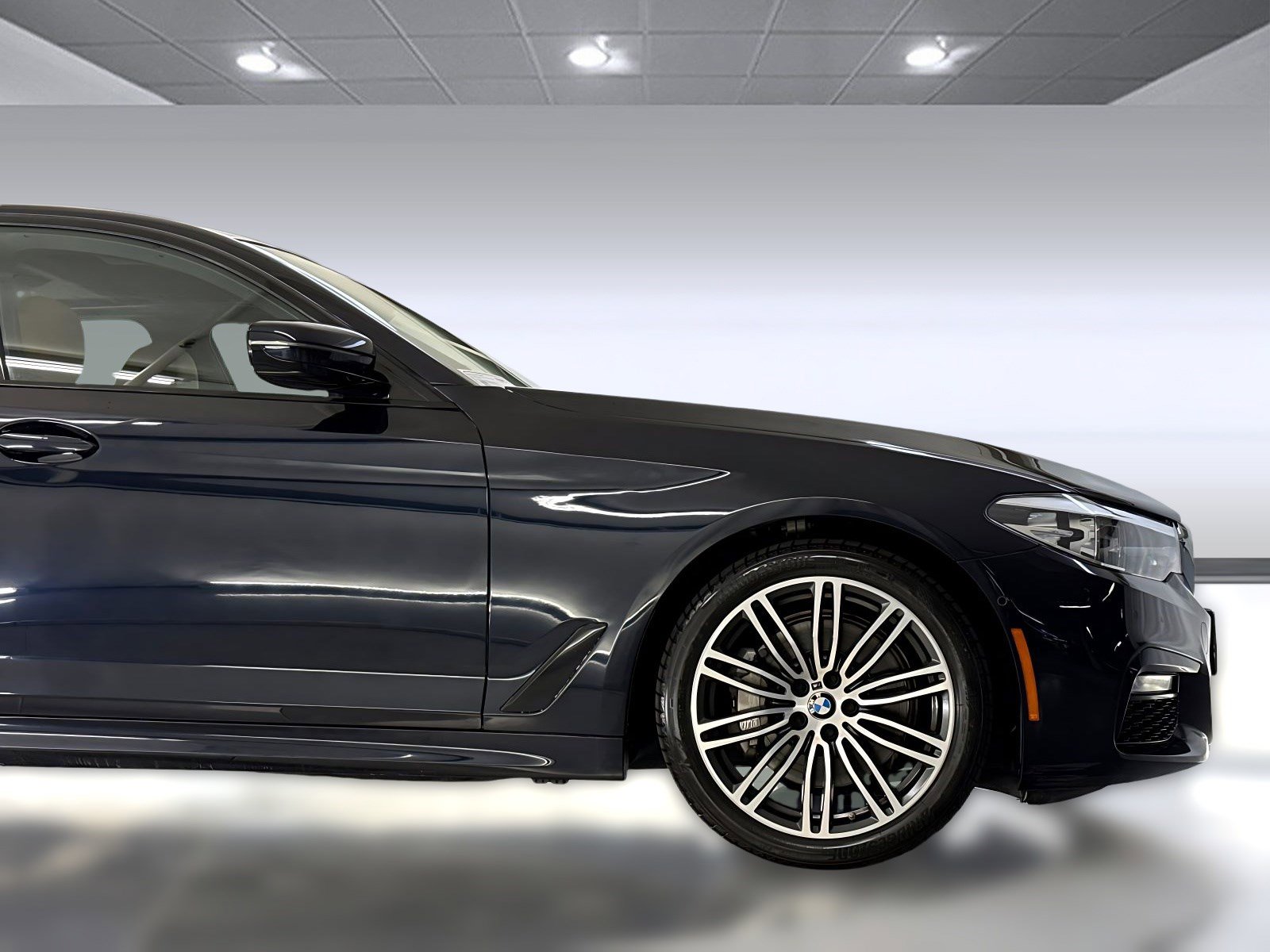 Used 2020 BMW 530i w/ M Sport Package RWD image 35