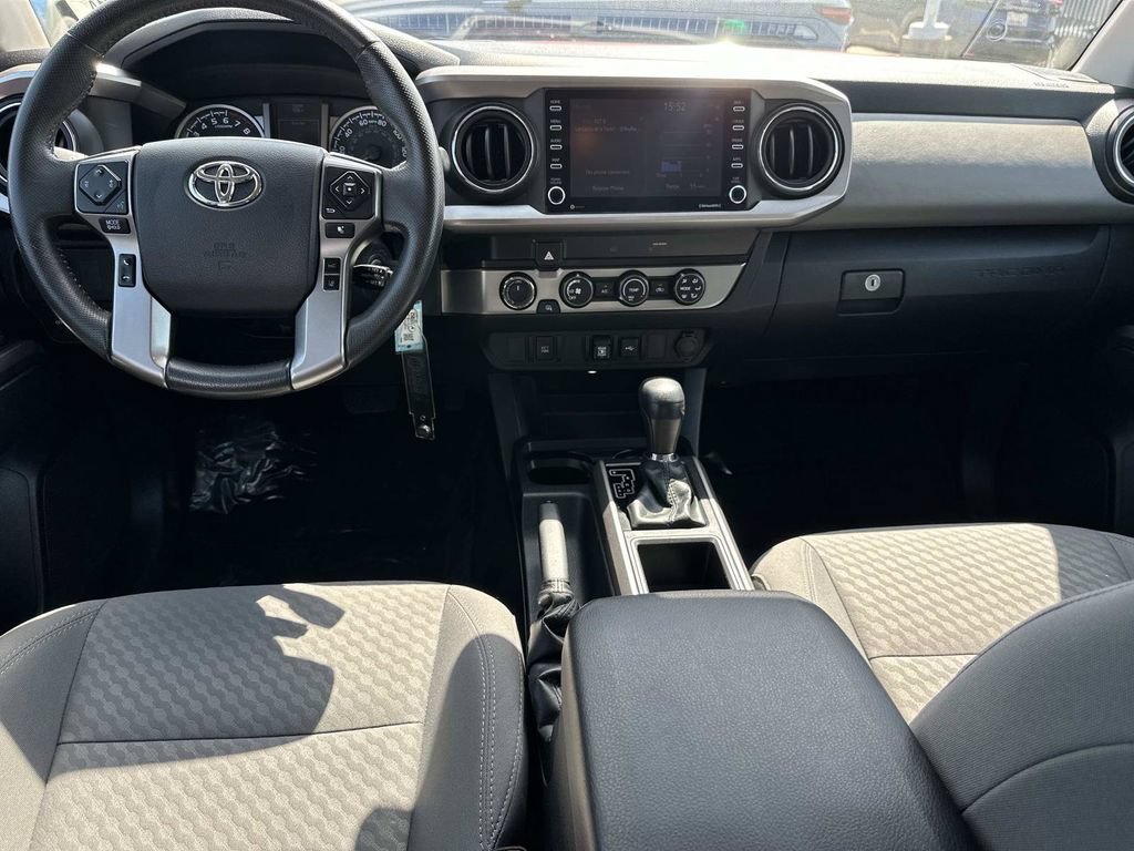 Used 2020 Toyota Tacoma SR5 AWD/4WD image 10