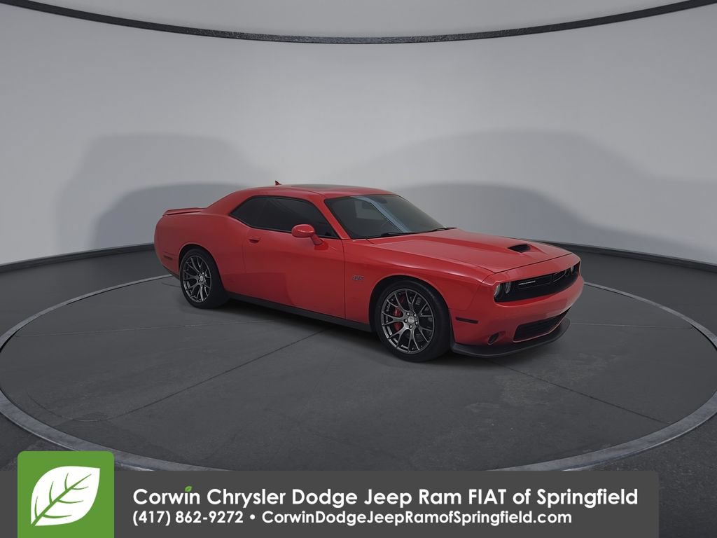 Used 2015 Dodge Challenger SRT RWD image 3