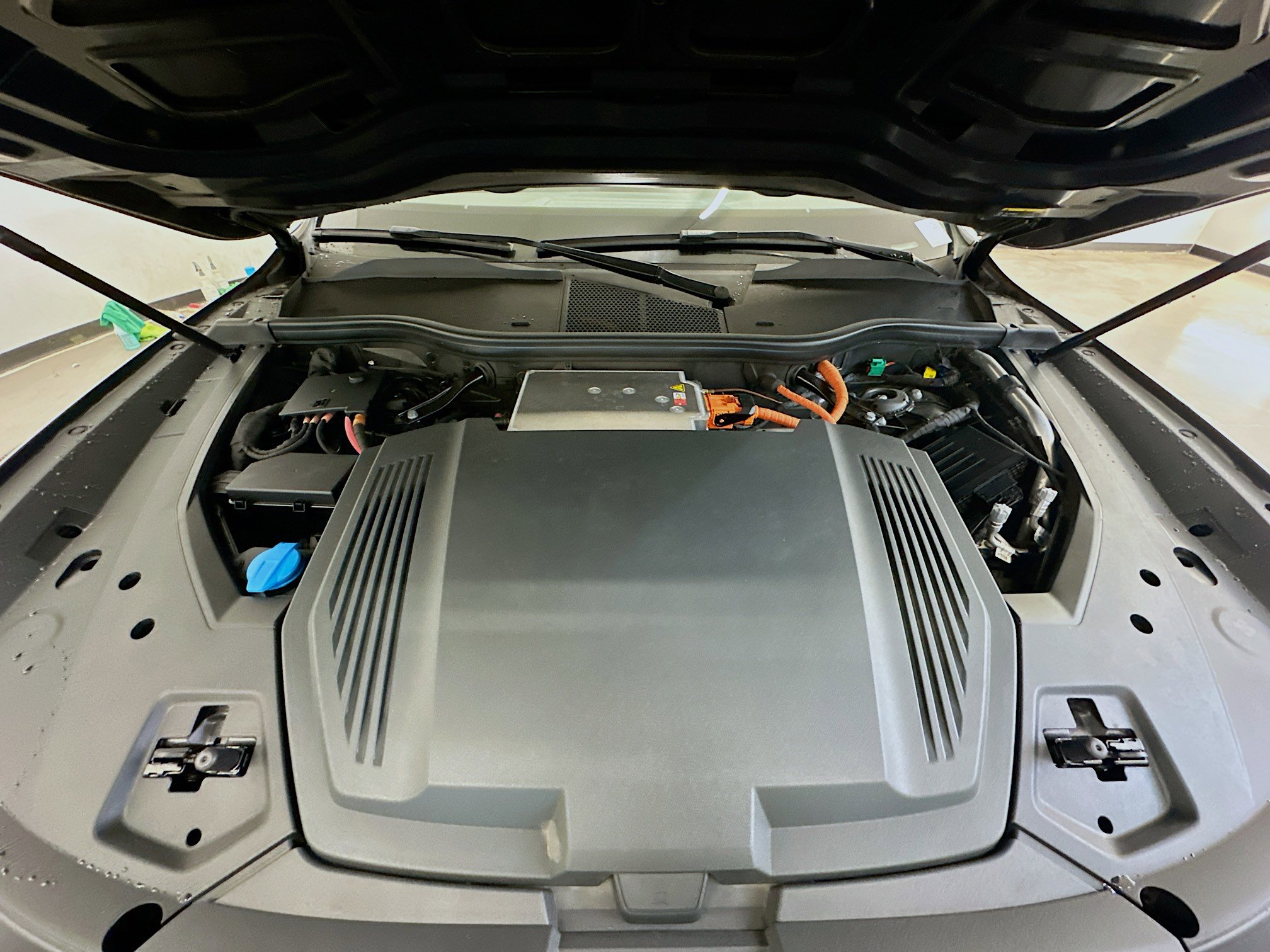 Used 2022 Audi e-tron Premium image 36