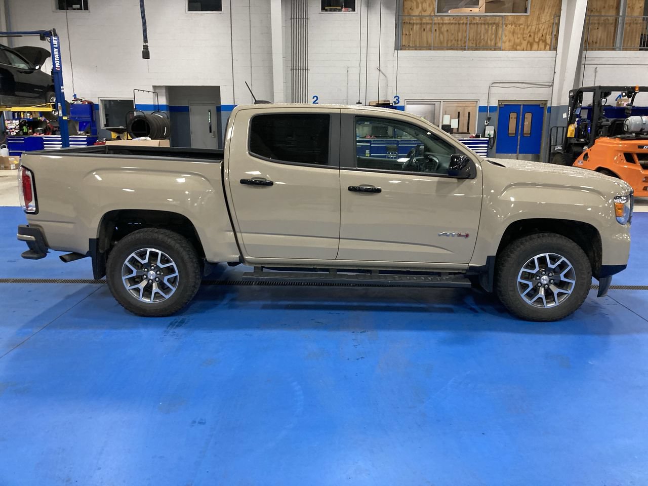Used 2022 GMC Canyon AT4 AWD/4WD image 8