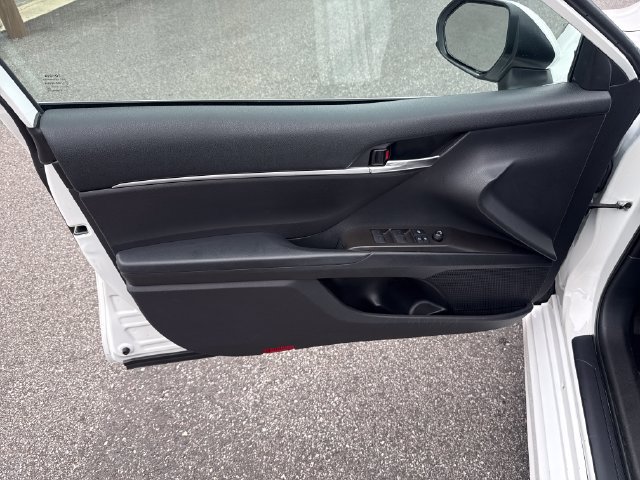 Used 2021 Toyota Camry SE FWD image 10