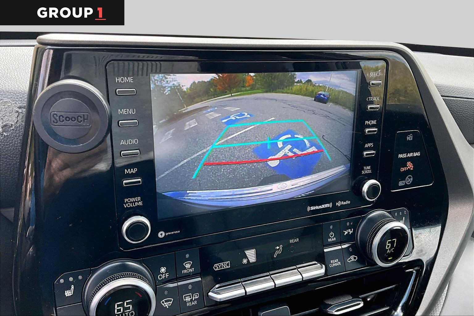 Certified 2020 Toyota Highlander XLE AWD/4WD image 29