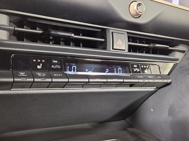 Used 2023 Toyota Crown AWD/4WD image 19