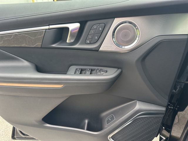 Used 2025 Buick Enclave Avenir AWD/4WD image 37