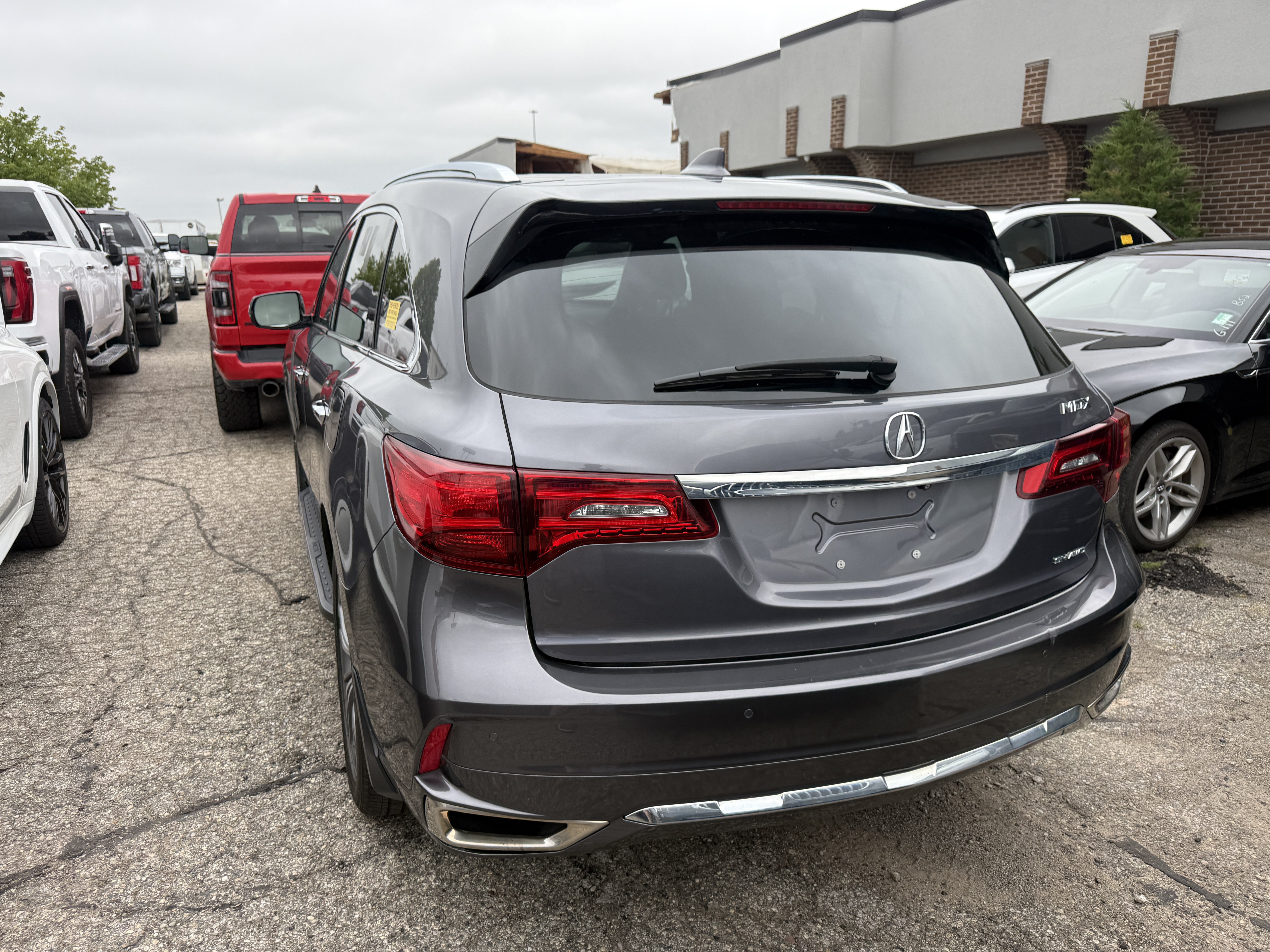 Used 2018 Acura MDX w/ Advance Package AWD/4WD image 3