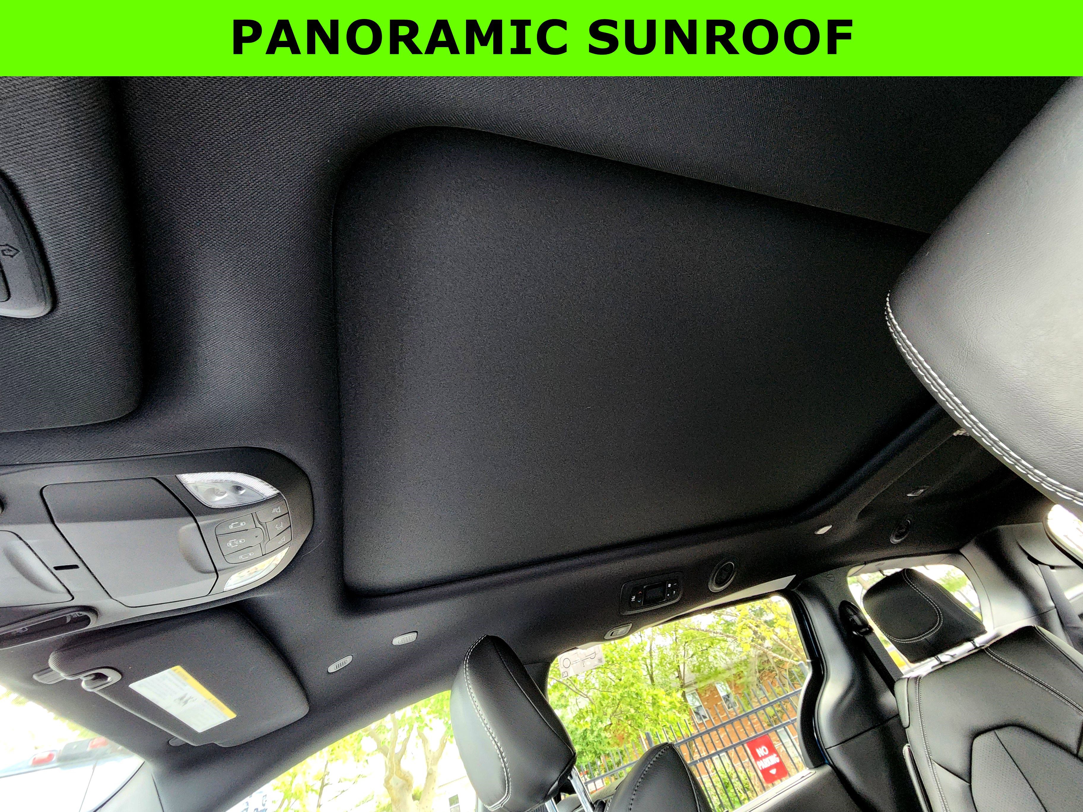 New 2025 Chrysler Pacifica Select w/ Uconnect Theater Family Group image 20