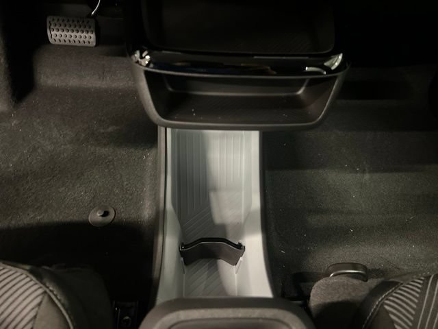 New 2027 Chevrolet Bolt LT w/ Comfort Package FWD image 20