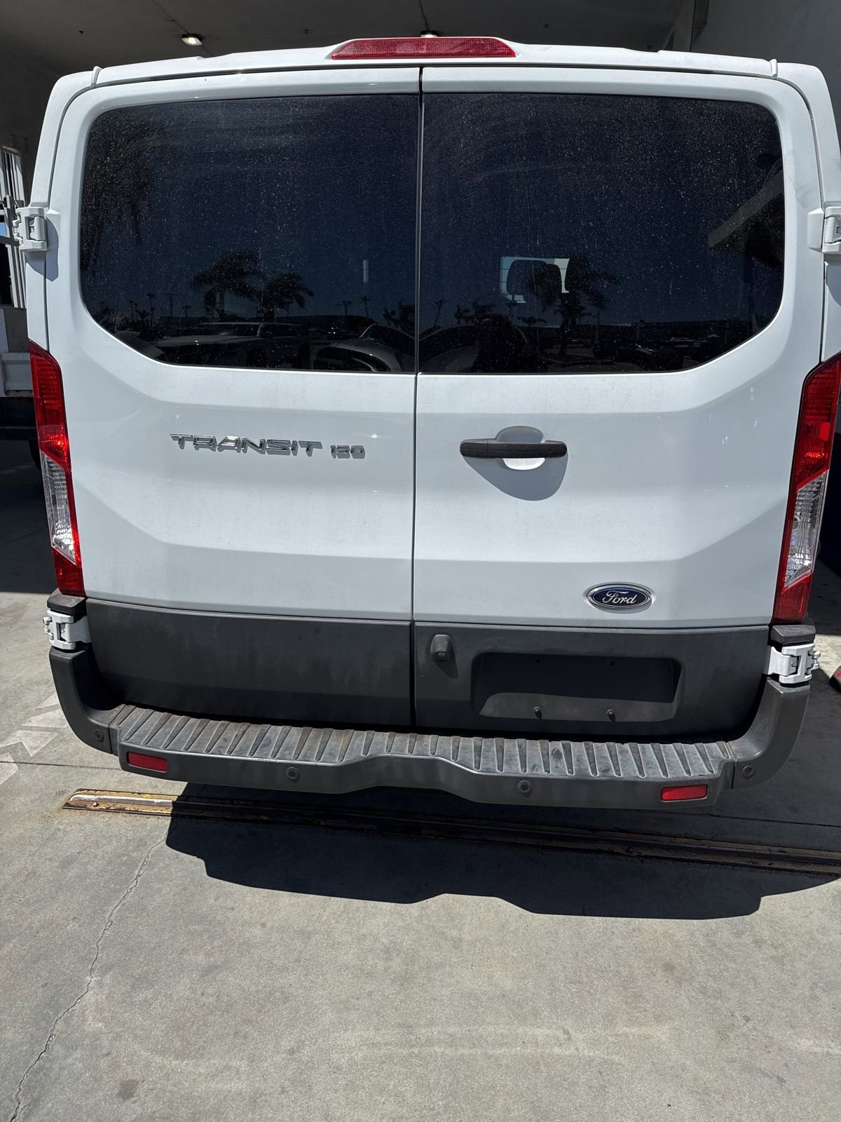 Used 2016 Ford Transit 150 XL image 5