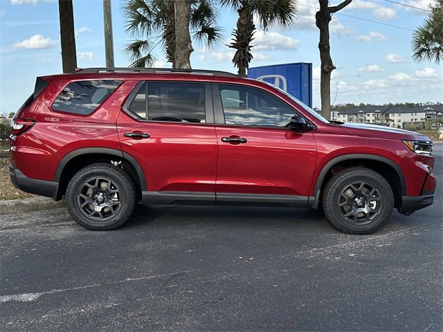 New 2025 Honda Pilot TrailSport image 2
