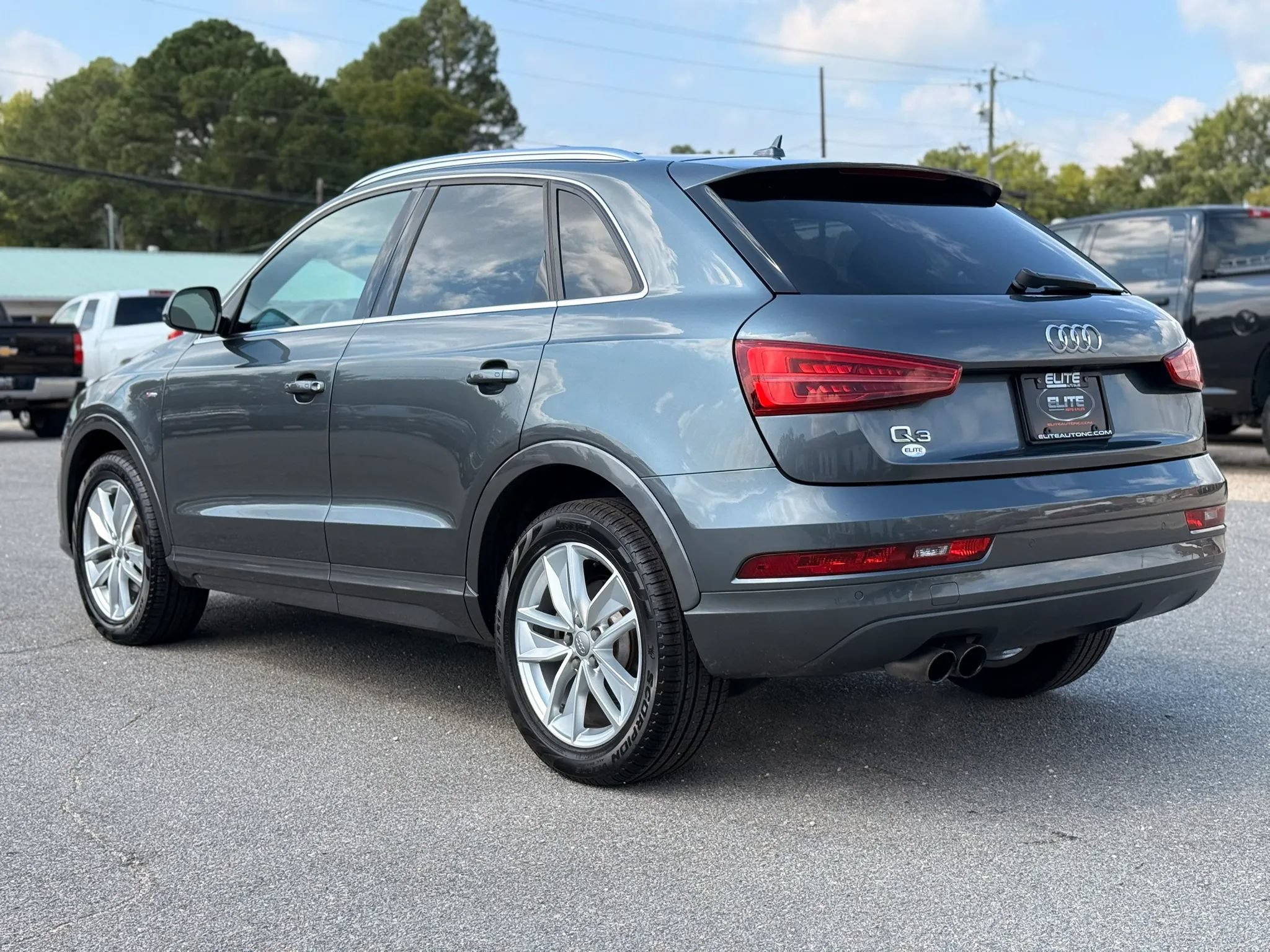 Used 2018 Audi Q3 2.0T Premium Plus w/ Premium Plus Package FWD image 7