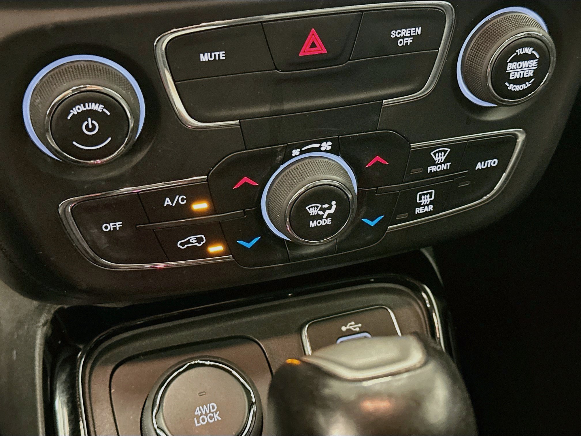 Used 2018 Jeep Compass Limited AWD/4WD image 23