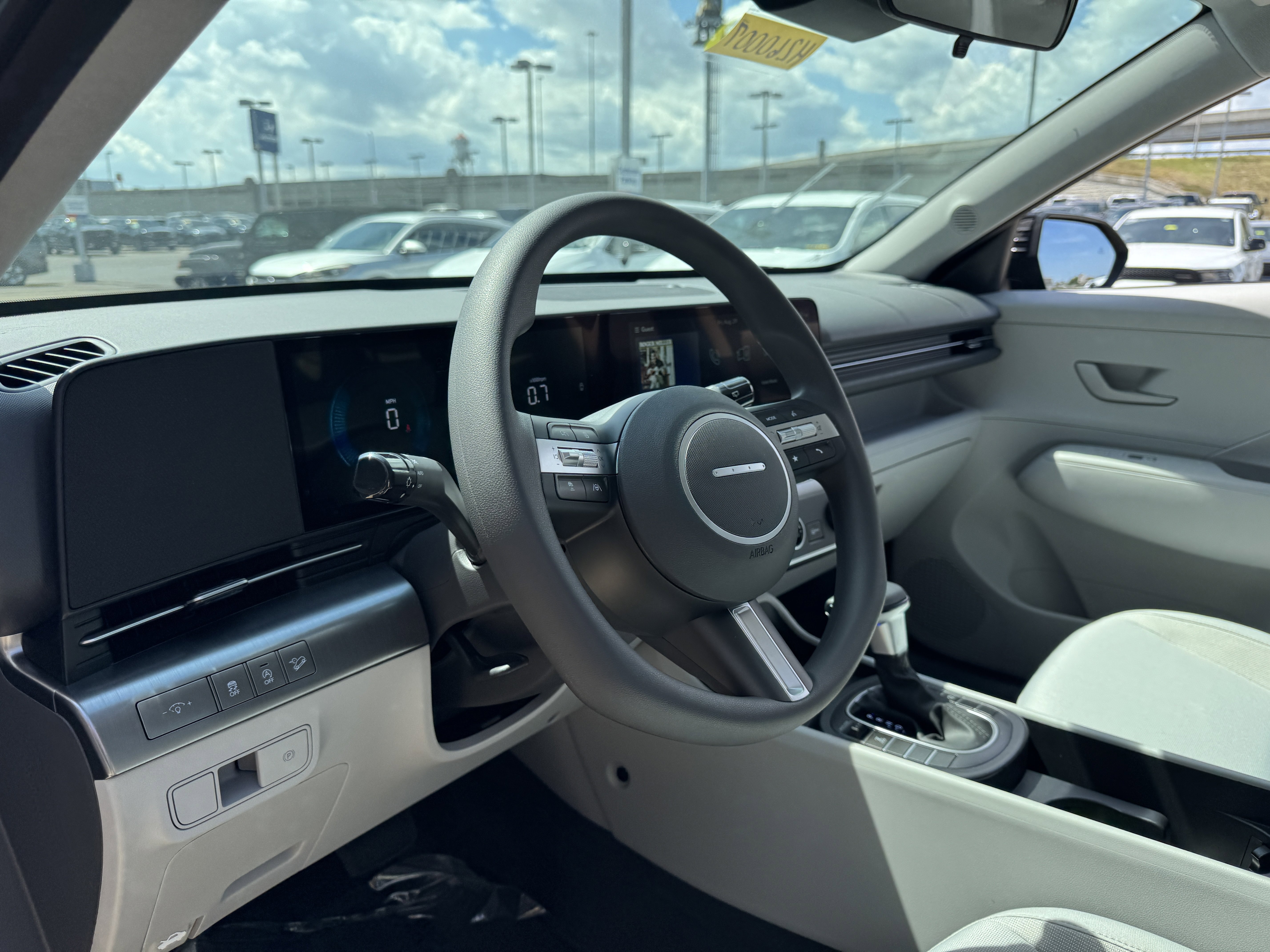 New 2026 Hyundai Kona SE image 32