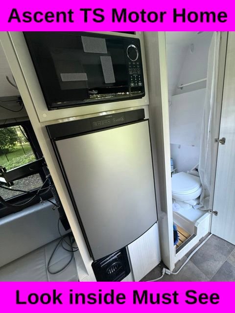 Used 2016 Mercedes-Benz Sprinter 2500 image 13