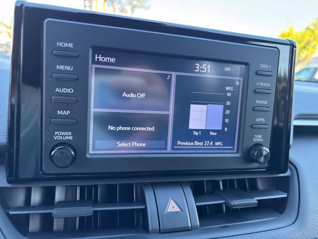Used 2019 Toyota RAV4 LE w/ Carpet Mat Package FWD image 21