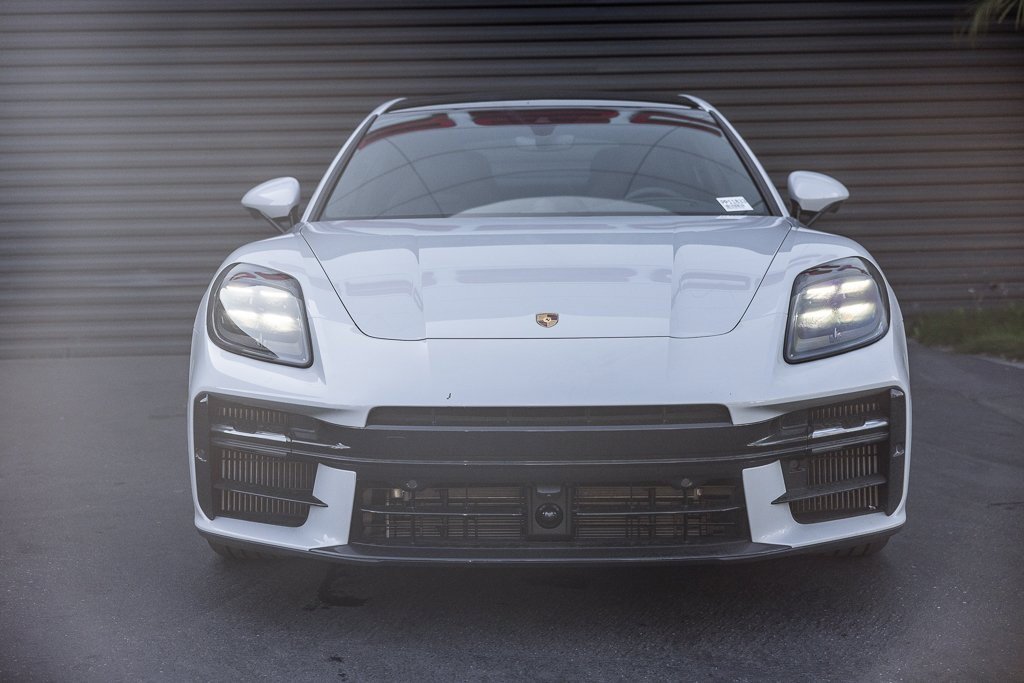 Certified 2025 Porsche Panamera GTS image 7