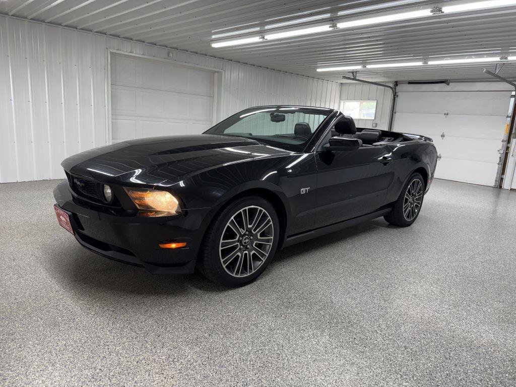 Used 2010 Ford Mustang GT RWD image 11