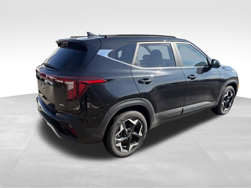 Used 2025 Kia Seltos EX w/ EX Sunroof Package image 9