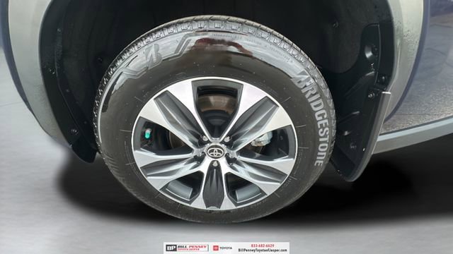Used 2025 Toyota Highlander XLE image 19