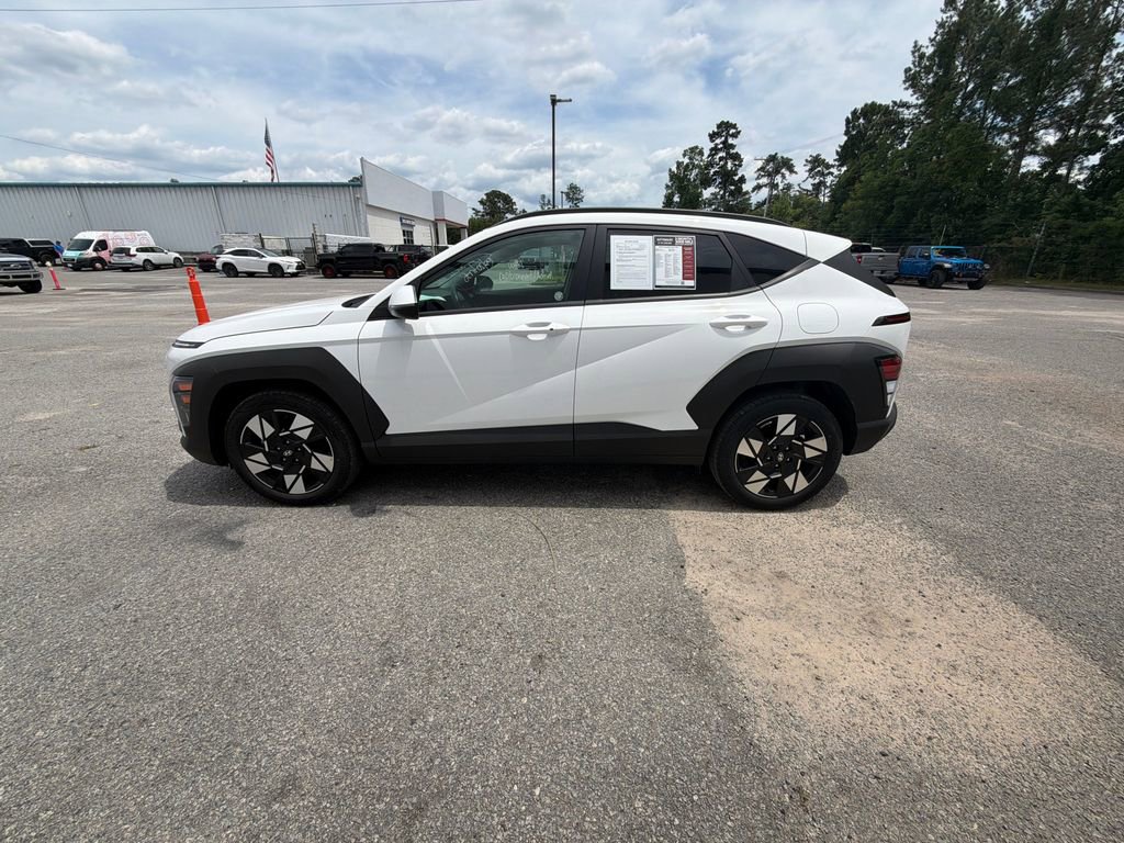 Used 2025 Hyundai Kona SEL FWD image 5