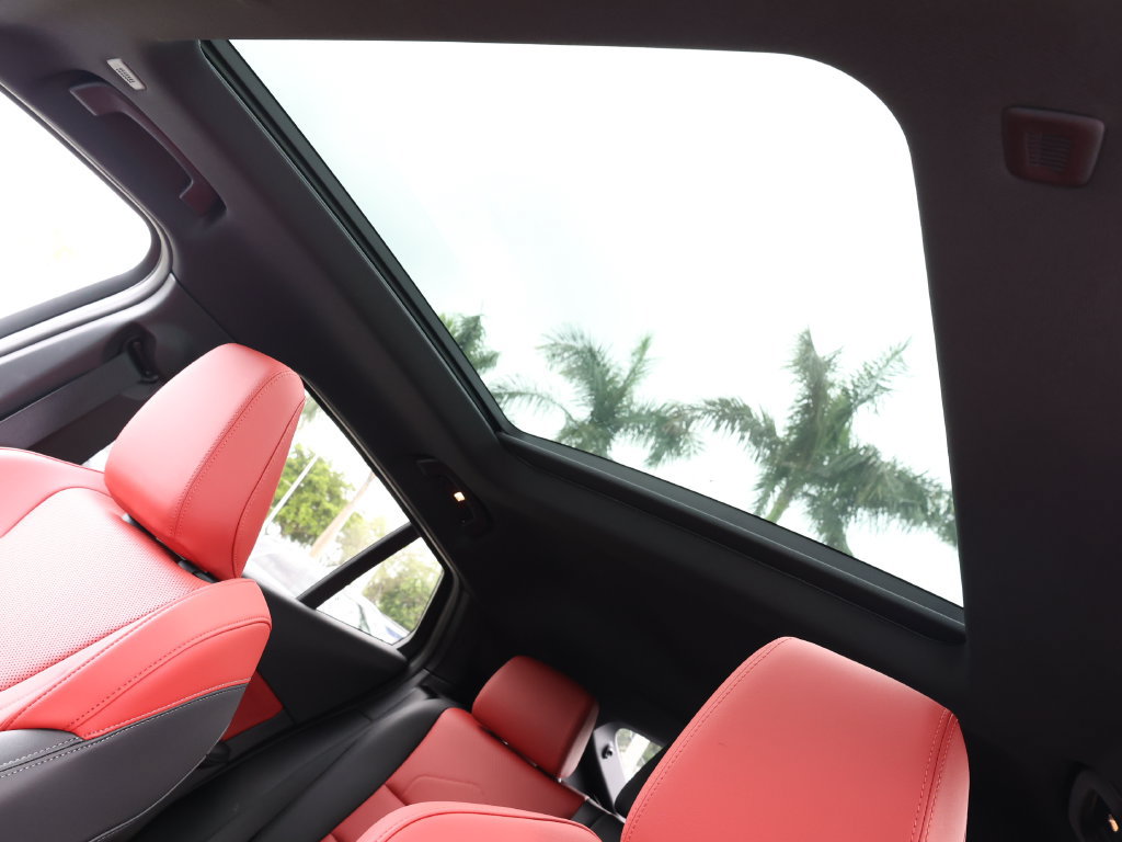 Used 2025 BMW X2 M35i AWD/4WD image 18
