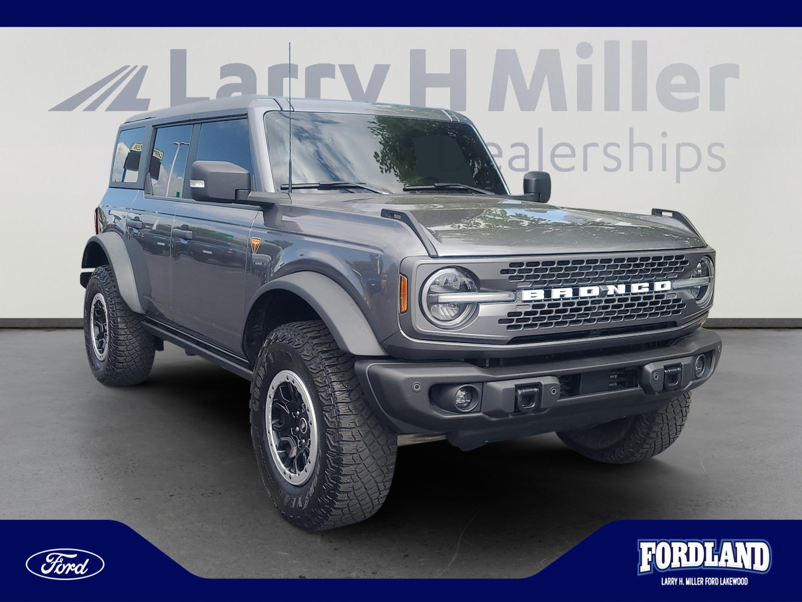 Used 2023 Ford Bronco Badlands w/ Sasquatch Package AWD/4WD image 7