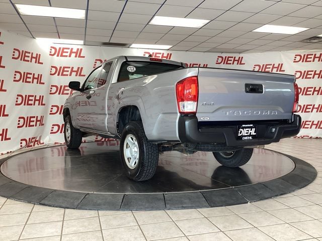 Used 2017 Toyota Tacoma SR AWD/4WD image 5
