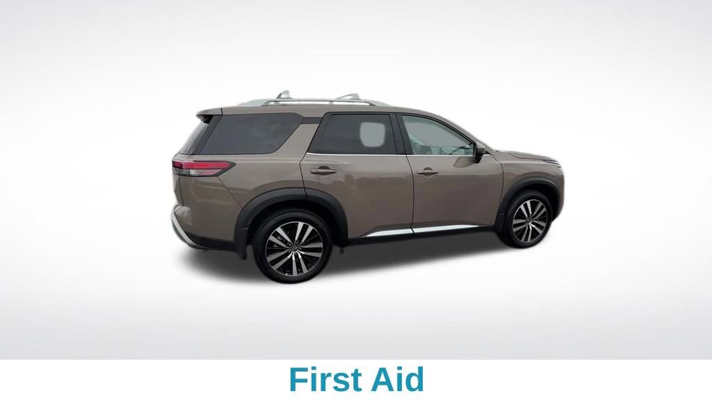 Used 2025 Nissan Pathfinder Platinum image 8