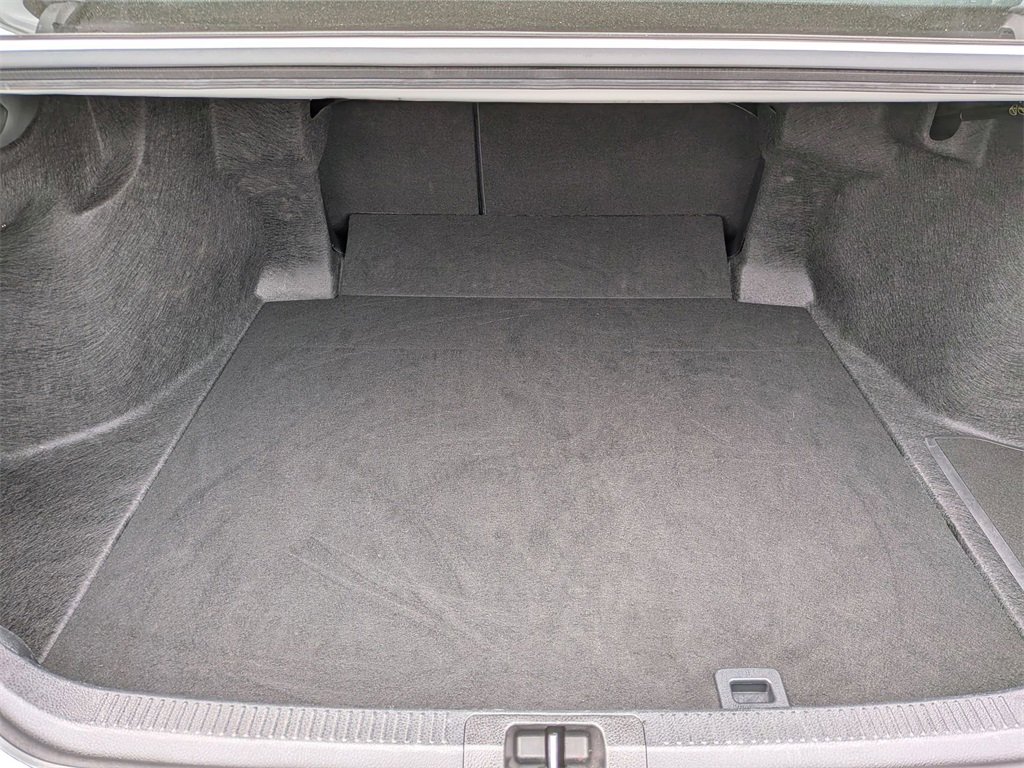 Used 2025 Toyota Camry LE image 27