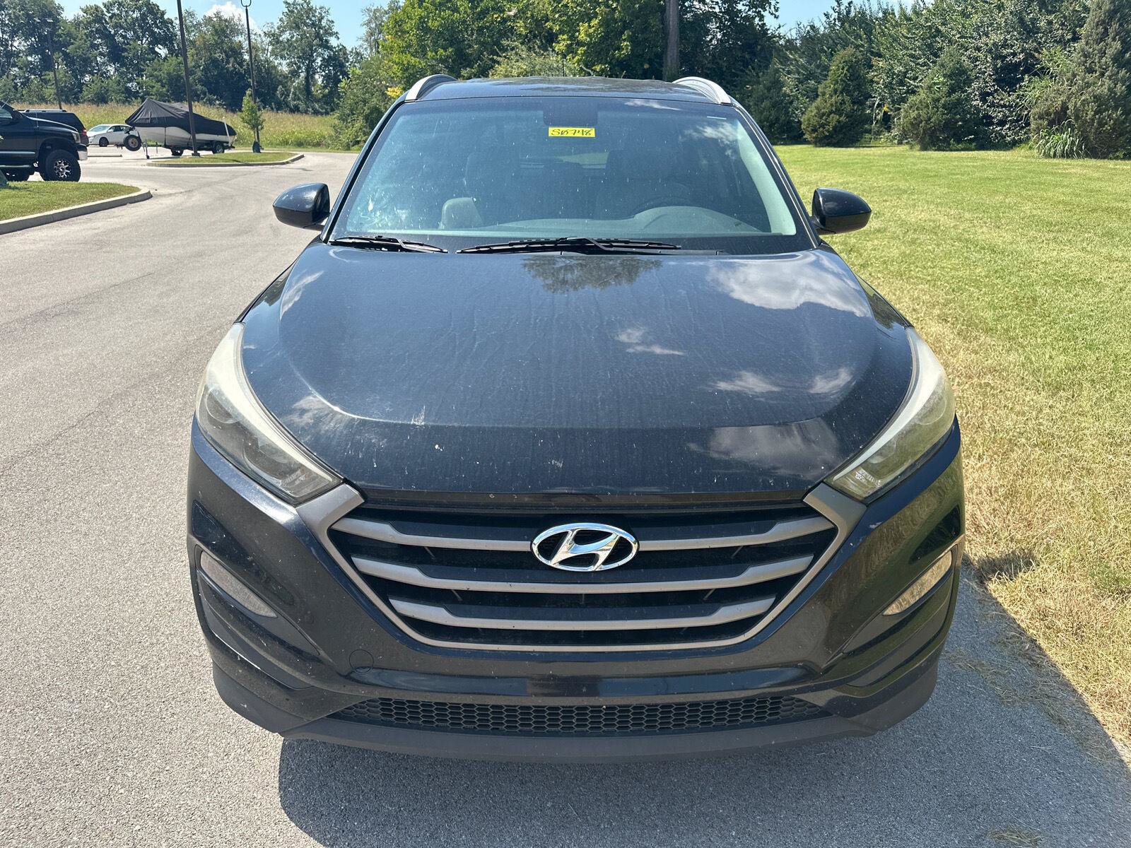 Used 2016 Hyundai Tucson SE w/ Option Group 02 FWD image 2