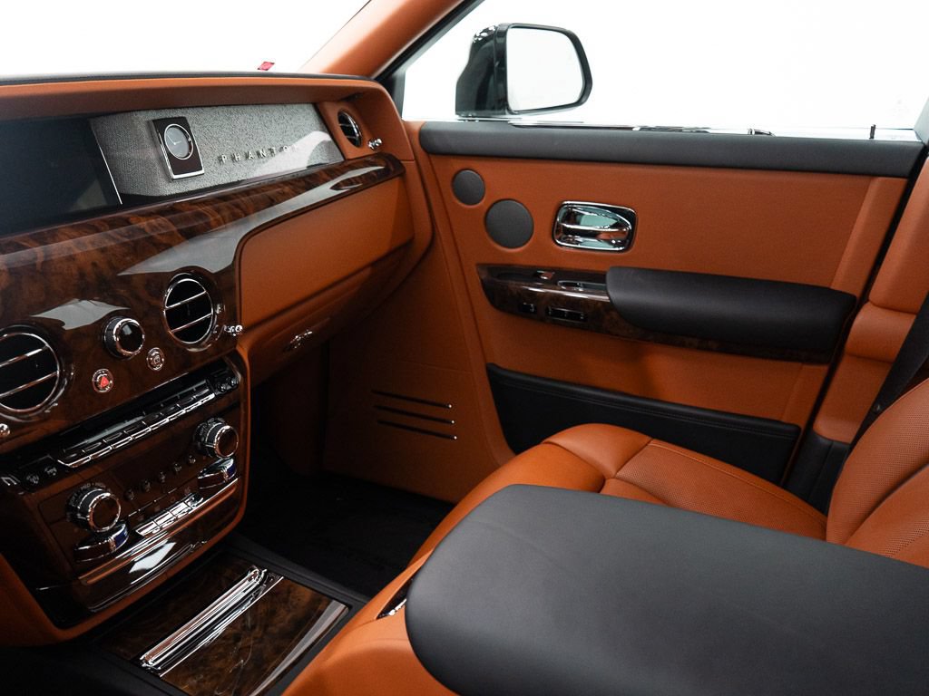 Certified 2023 Rolls-Royce Phantom Sedan RWD image 34
