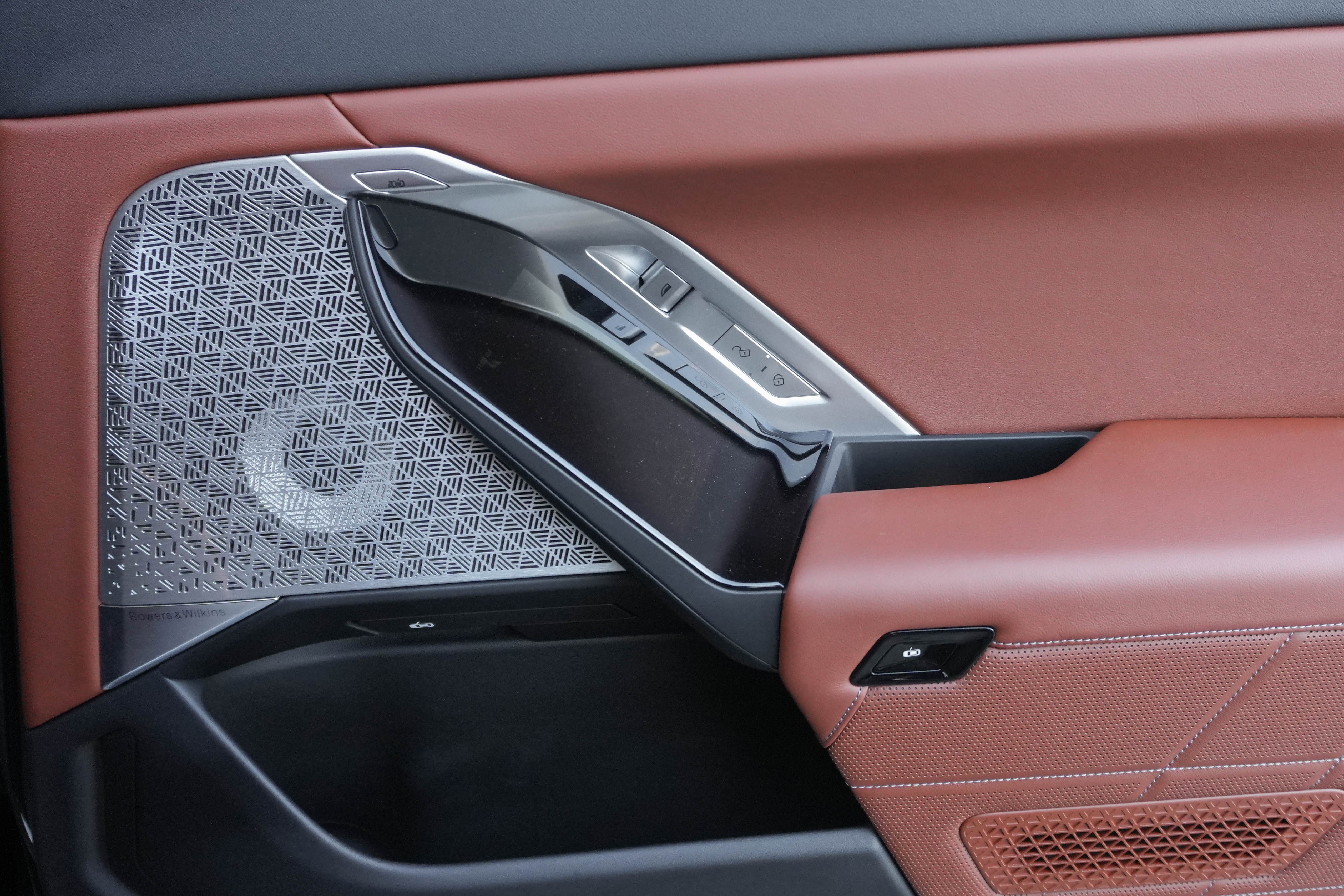 Certified 2023 BMW 760i xDrive w/ Executive Package image 35