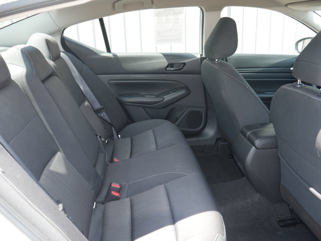 Used 2024 Nissan Altima 2.5 SV FWD image 21