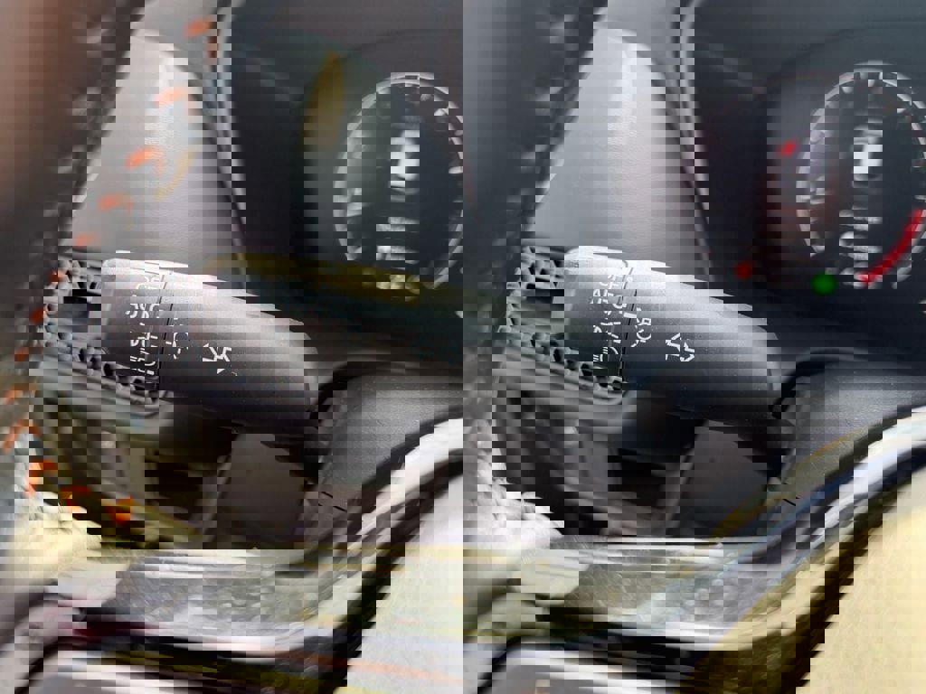 Used 2025 Honda HR-V Sport image 16