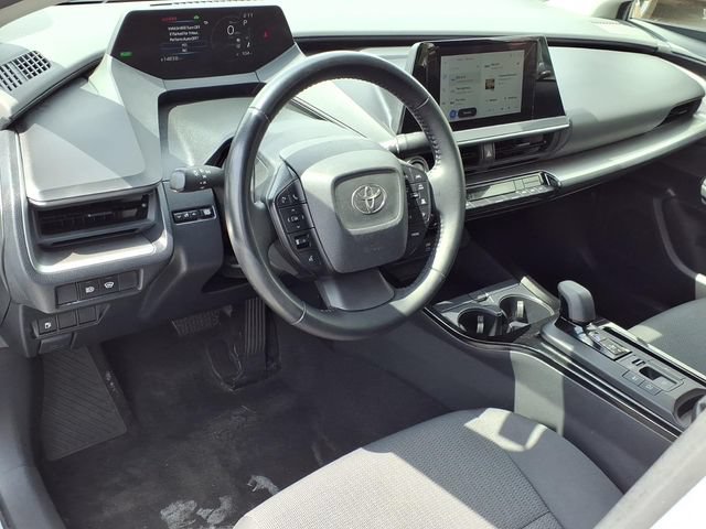 Certified 2025 Toyota Prius LE FWD image 15