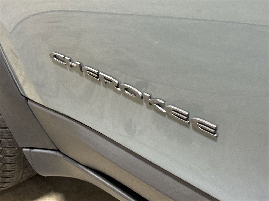 Used 2014 Jeep Cherokee Trailhawk w/ Comfort/Convenience Group image 26