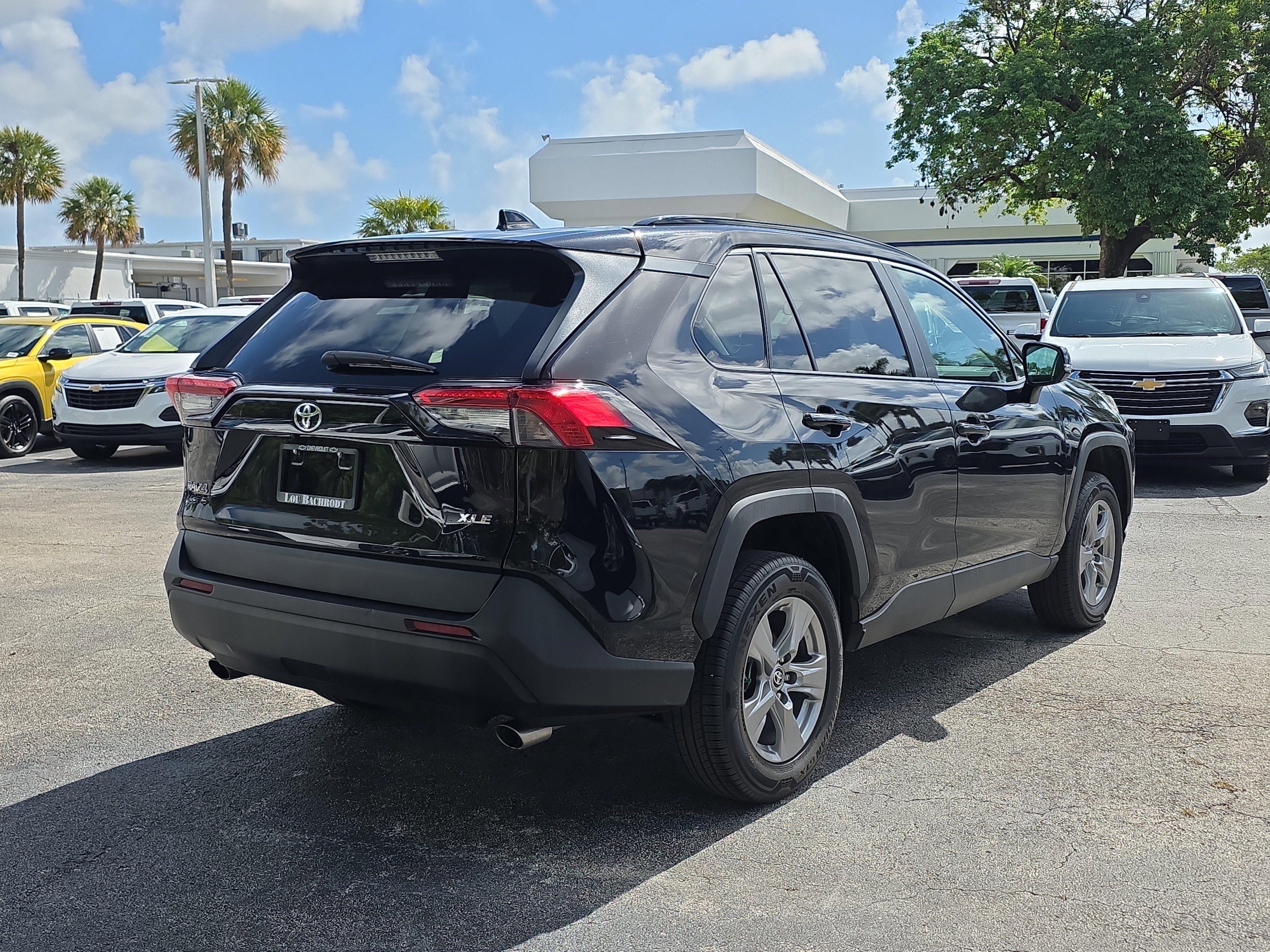 Used 2024 Toyota RAV4 XLE FWD image 7
